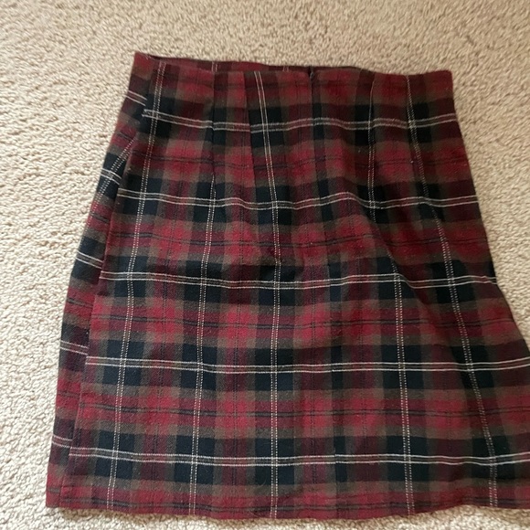 Brandy Melville plaid skirt, one size burgundy - Picture 1 of 2